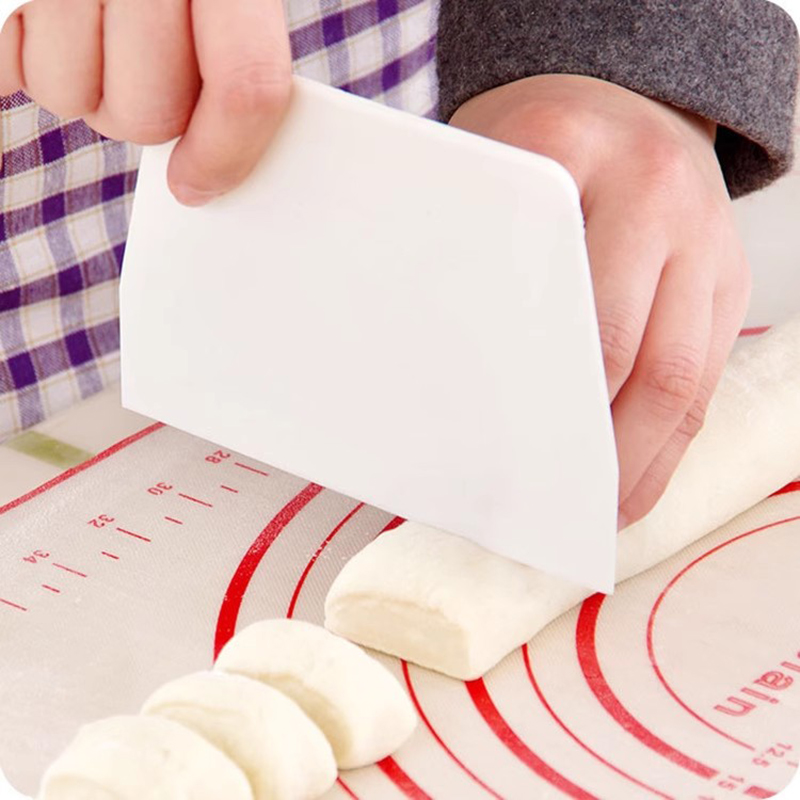 1pcs Useful Curved Cream Spatu - огляд і ціна Bench Scraper Dough