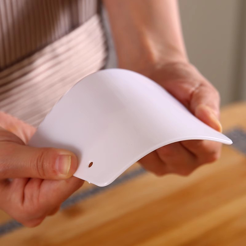 1pcs Useful Curved Cream Spatu - огляд і ціна Bench Scraper Dough